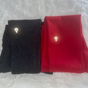 These 2 IVVIA  leggings